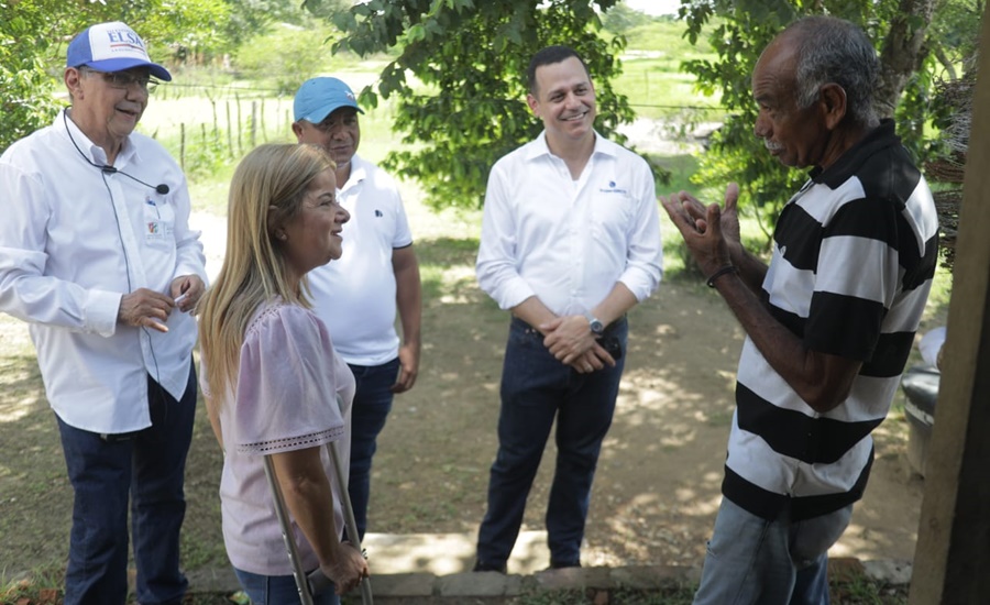 Gobernación del Atlántico apoya reubicación de familias afectadas por deslizamiento en Juan de Acosta y les entrega subsidio de arriendo transitorio