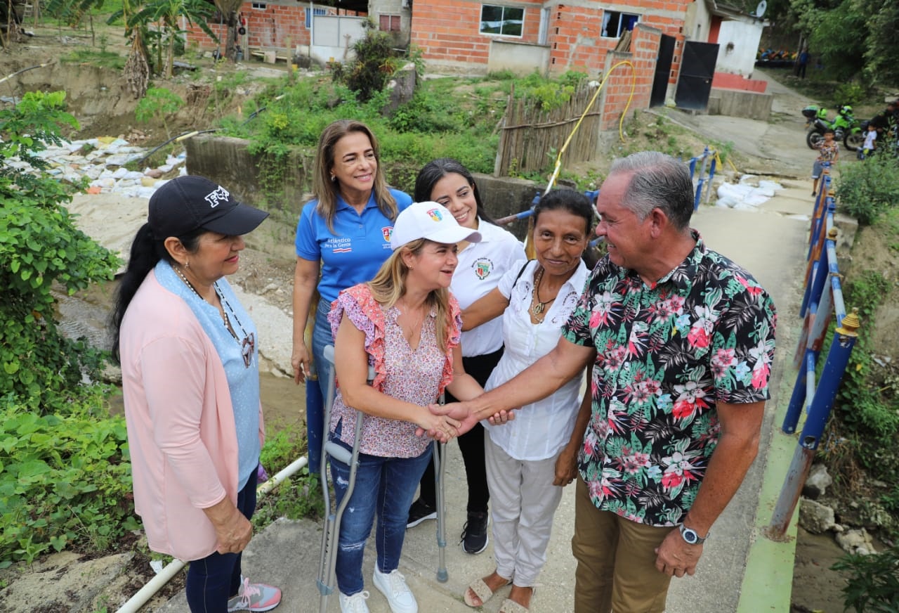 Gobernadora inspeccionó obras de limpieza de canales y arroyos en Sabanalarga y Usiacurí