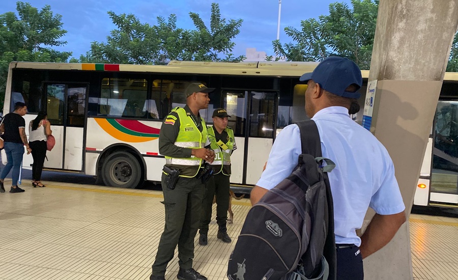 En alianza con la Alcaldía de Barranquilla y la Policía Metropolitana, Transmetro presenta ‘Escuadrón Anticosquilleo’