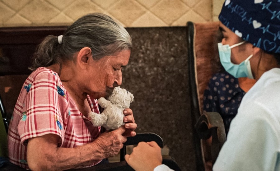 293 adultos mayores, que estaban en condición de abandono, reciben atención en los Centros de Bienestar