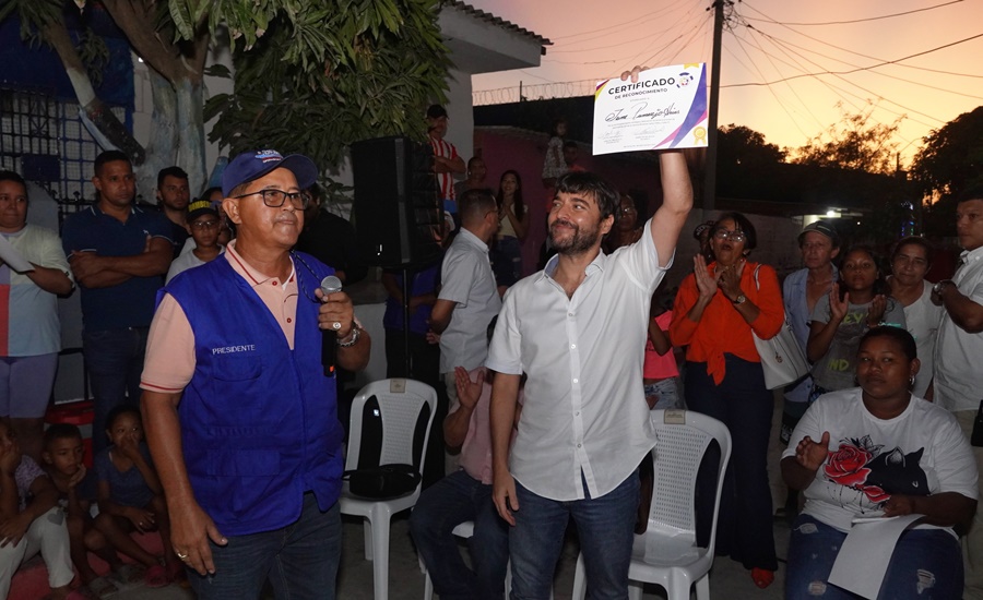 En Las Flores celebrarán Año Nuevo con 237 metros de nuevas vías pavimentadas