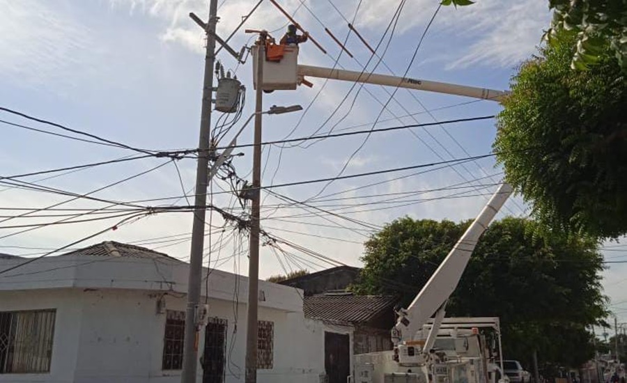 Air-e instala nuevas redes eléctricas en Carrizal y Santo Domingo de Guzmán