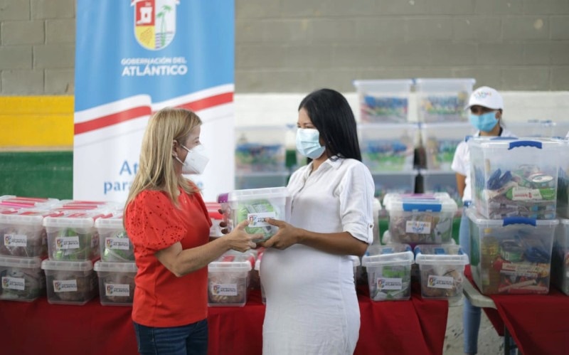 “Con la entrega de kits tecnológicos, estamos fortaleciendo el liderazgo de más de mil comunales del Atlántico”: Elsa Noguera