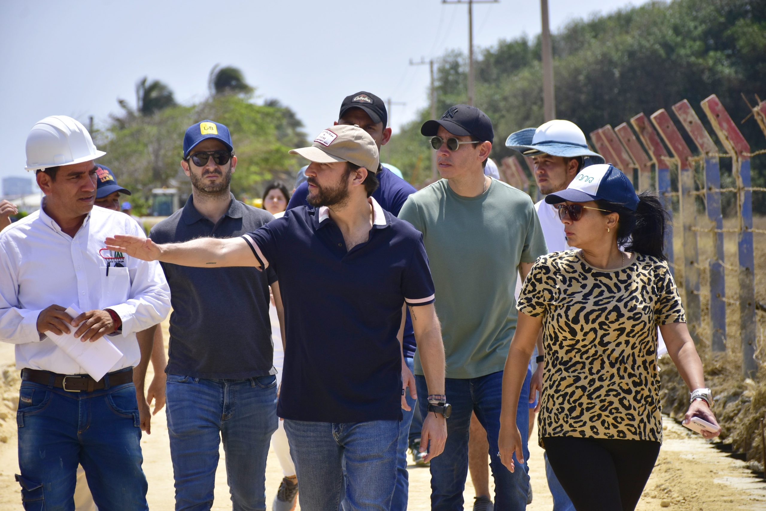 Pumarejo inspecciona proyectos de intervención de tajamar occidental y playa de Puerto Mocho