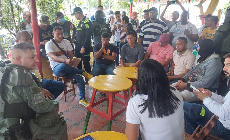 Motocarristas levantan bloqueo en la Vía Oriental