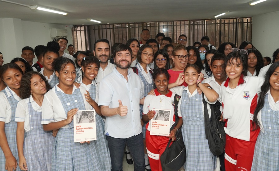 En encuentro con jóvenes, alcalde ratifica la transformación de ciudad a través de la educación y la cultura ciudadana 