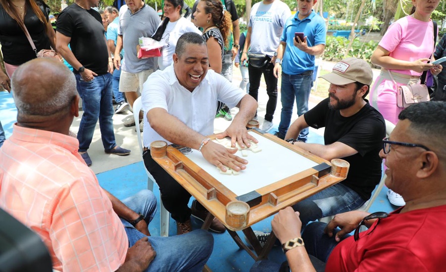 Parques Almendra y Suri Salcedo se revitalizan con obras de mantenimiento