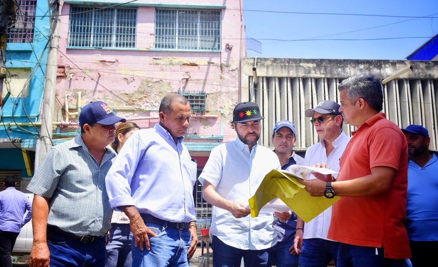 Alcalde Pumarejo inspecciona obras que potenciarán la recuperación del Centro Histórico 