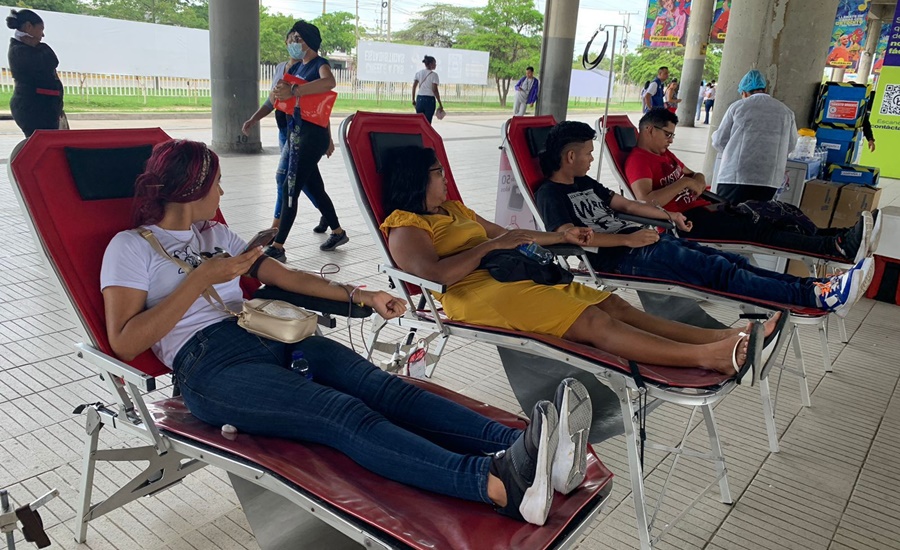 En nueva jornada de captación, usuarios de Transmetro donan 206 pintas de sangre