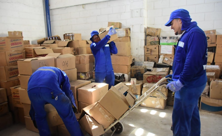 Gobernación del Atlántico lidera decomiso de más 100 mil botellas de licor adulterado y de contrabando