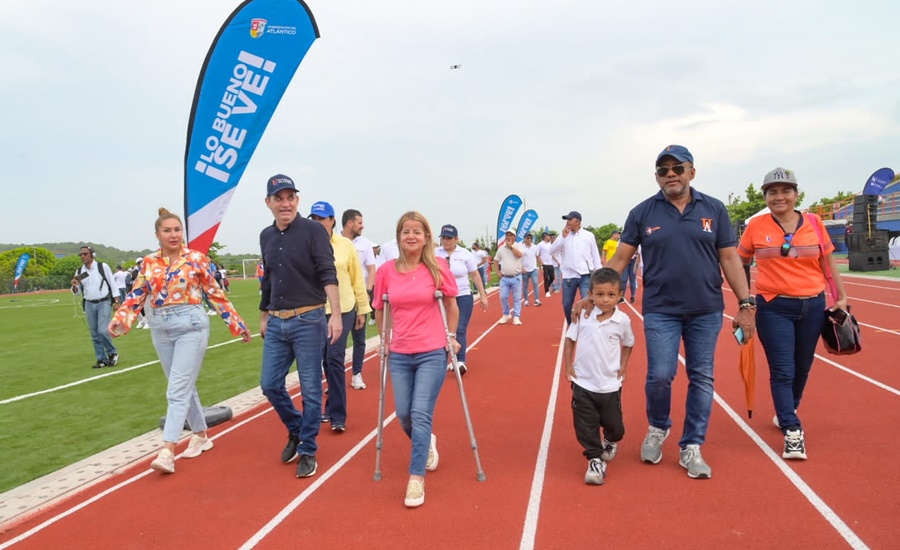 Gobernadora entregó las renovadas cancha de fútbol y pista atlética de la Universidad del Atlántico sede norte