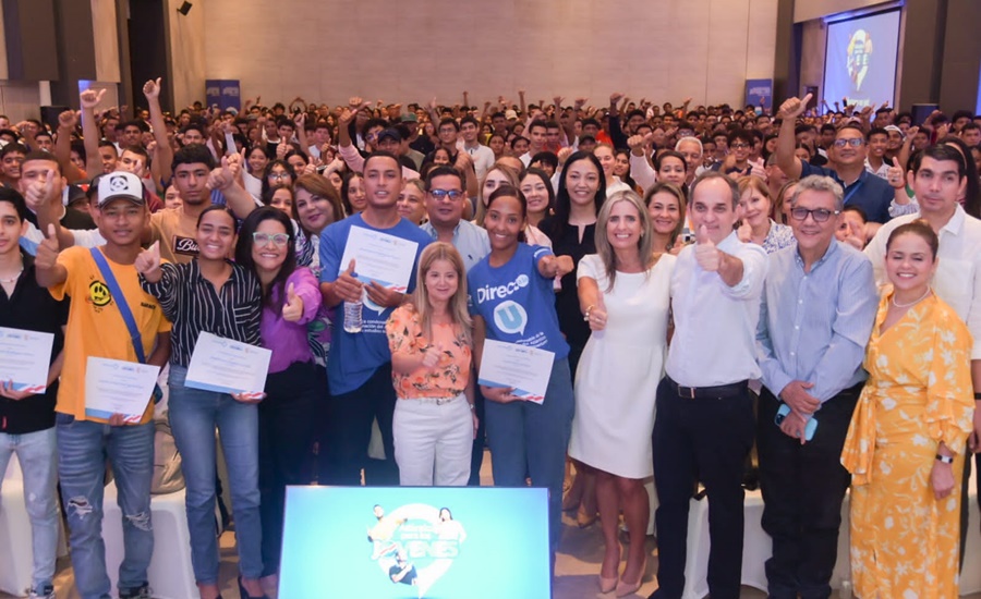 Gobernadora del Atlántico entregó becas a 1.085 jóvenes que irán ‘Directo a la U’