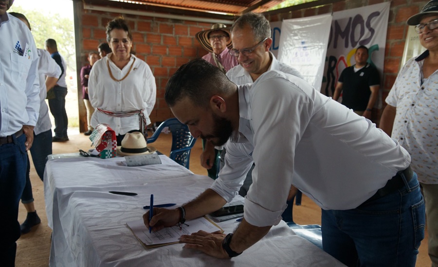 ESAP firmó alianza para brindar educación a firmantes del Acuerdo de Paz en Tierra Grata