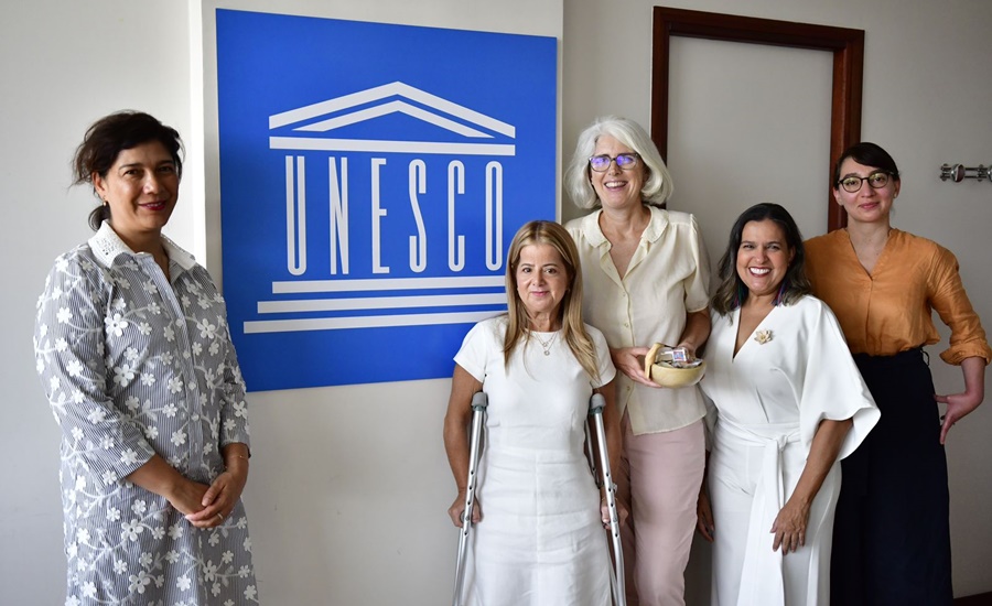 Gobernadora presentó el innovador modelo de gestión cultural del Atlántico ante la Unesco en París