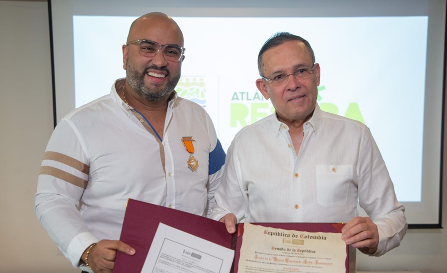 Director de la C.R.A. recibe reconocimiento del Congreso de la República