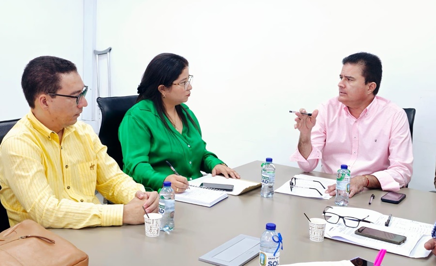 Se realiza el primer encuentro entre el alcalde de Soledad, Rodolfo Ucrós Rosales, y la alcaldesa electa, Alcira Sandoval Ibáñez para el periodo 2024 -2027.