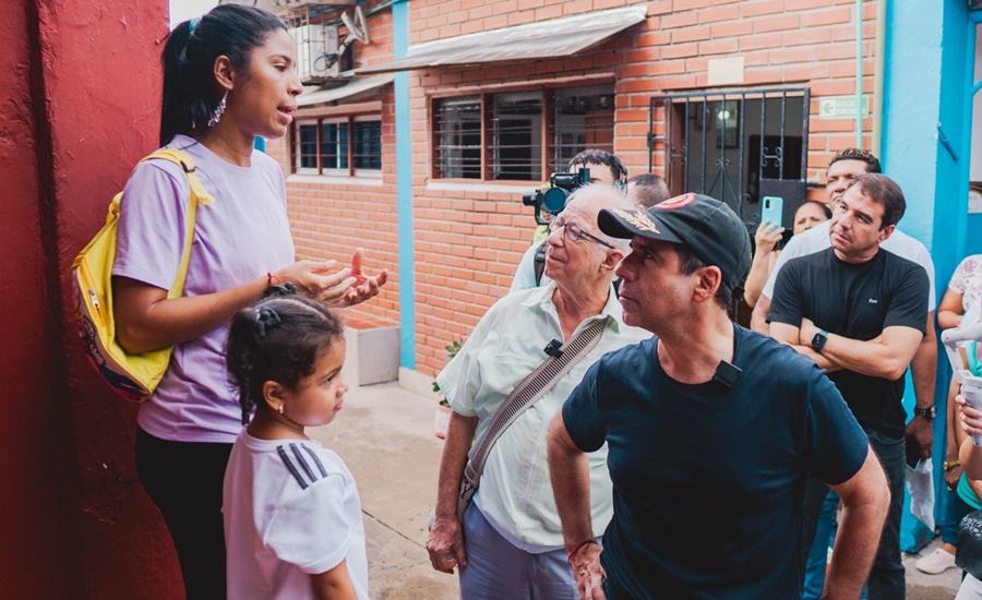 Recorrido de Alex Char en el barrio Santa María