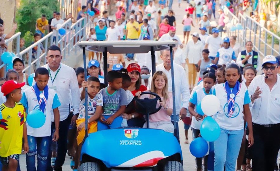 Gobernadora del Atlántico entregó la nueva cancha múltiple Malanga en Santa Cruz, Luruaco