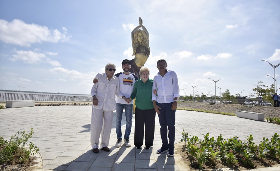 Shakira inmortalizada en bronce: Pumarejo devela imponente escultura en Barranquilla