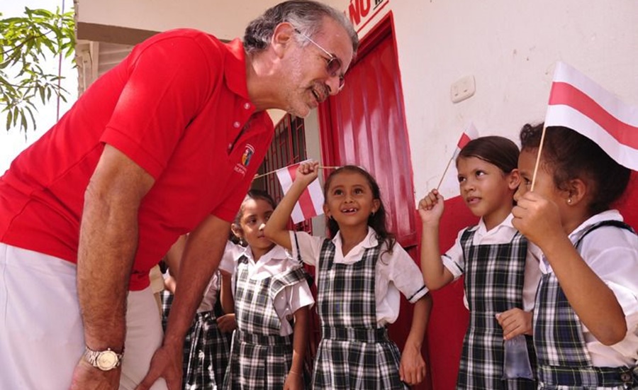 Gobernador Verano da la orden de no dejar a ningún niño por fuera del sistema escolar