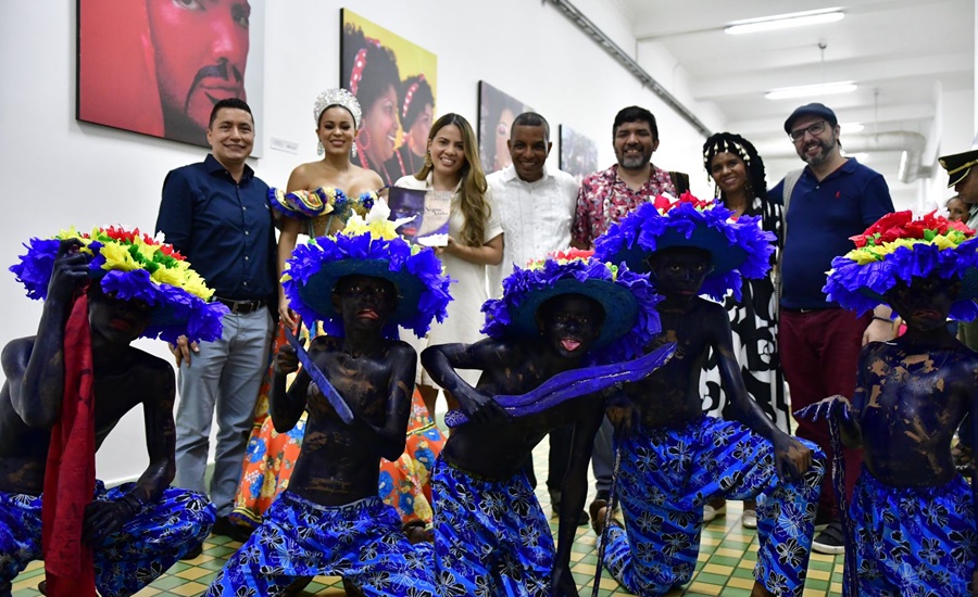 Exposición exalta el aporte de la danza “Los negros azules” al Carnaval del Atlántico
