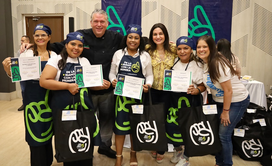 Más mujeres se capacitan ‘De la Mano con la Primera’: 150 recibieron certificación en cocina italiana
