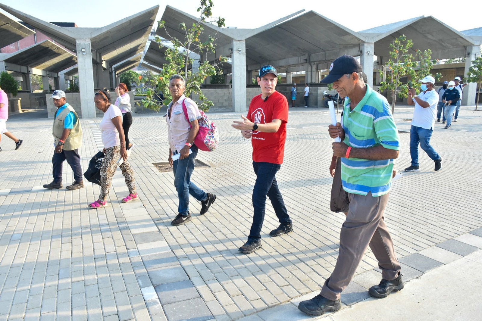 Alcaldía inicia traslado de vendedores al nuevo mercado Gran Bazar