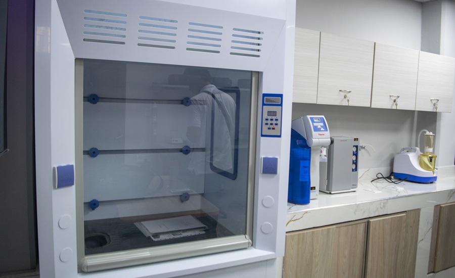 Estudiantes de la IUB ya tienen laboratorio de aguas: alcalde Char