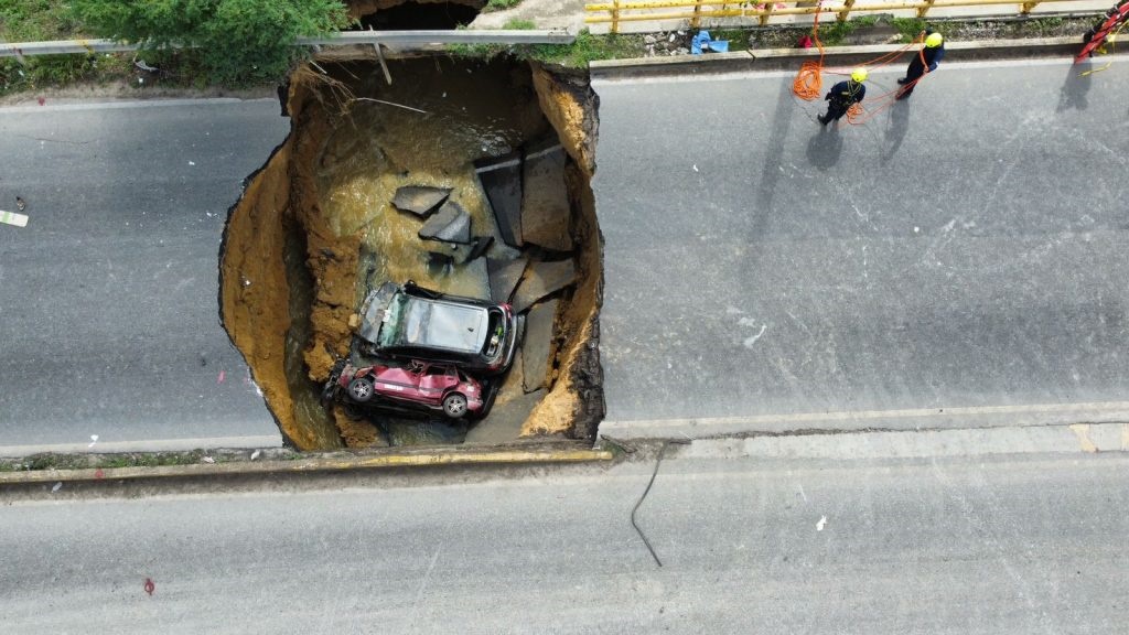 Posible causa del colapso del puente de la calle 30 altura del INEM