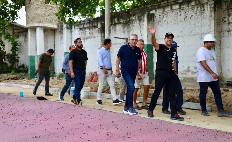 Vías que devuelven la dignidad: alcalde Char inspecciona pavimentación en Simón Bolívar