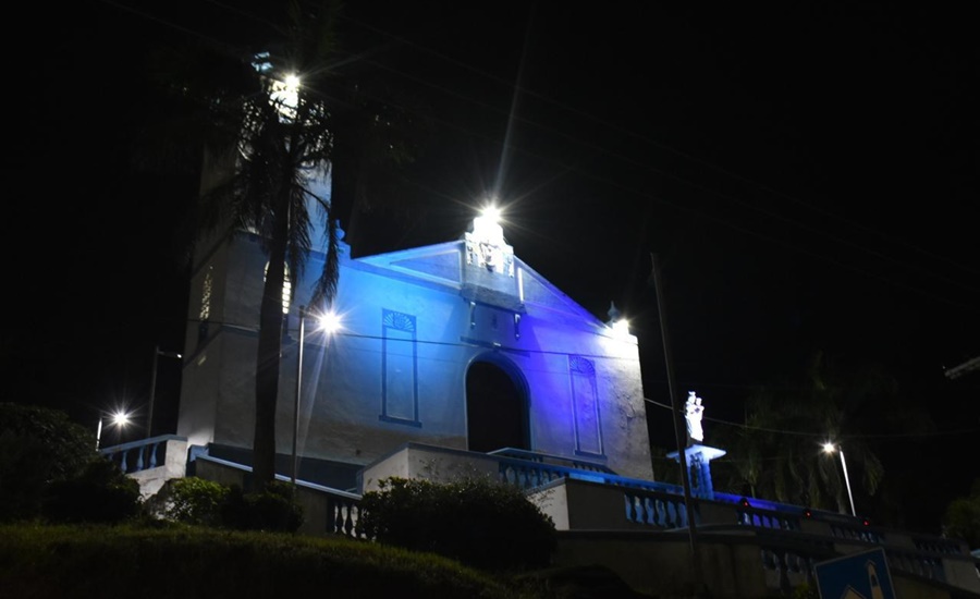 Departamento del Atlántico iluminó de azul edificios emblemáticos con motivo del Día Mundial del Refugiado y Desplazado