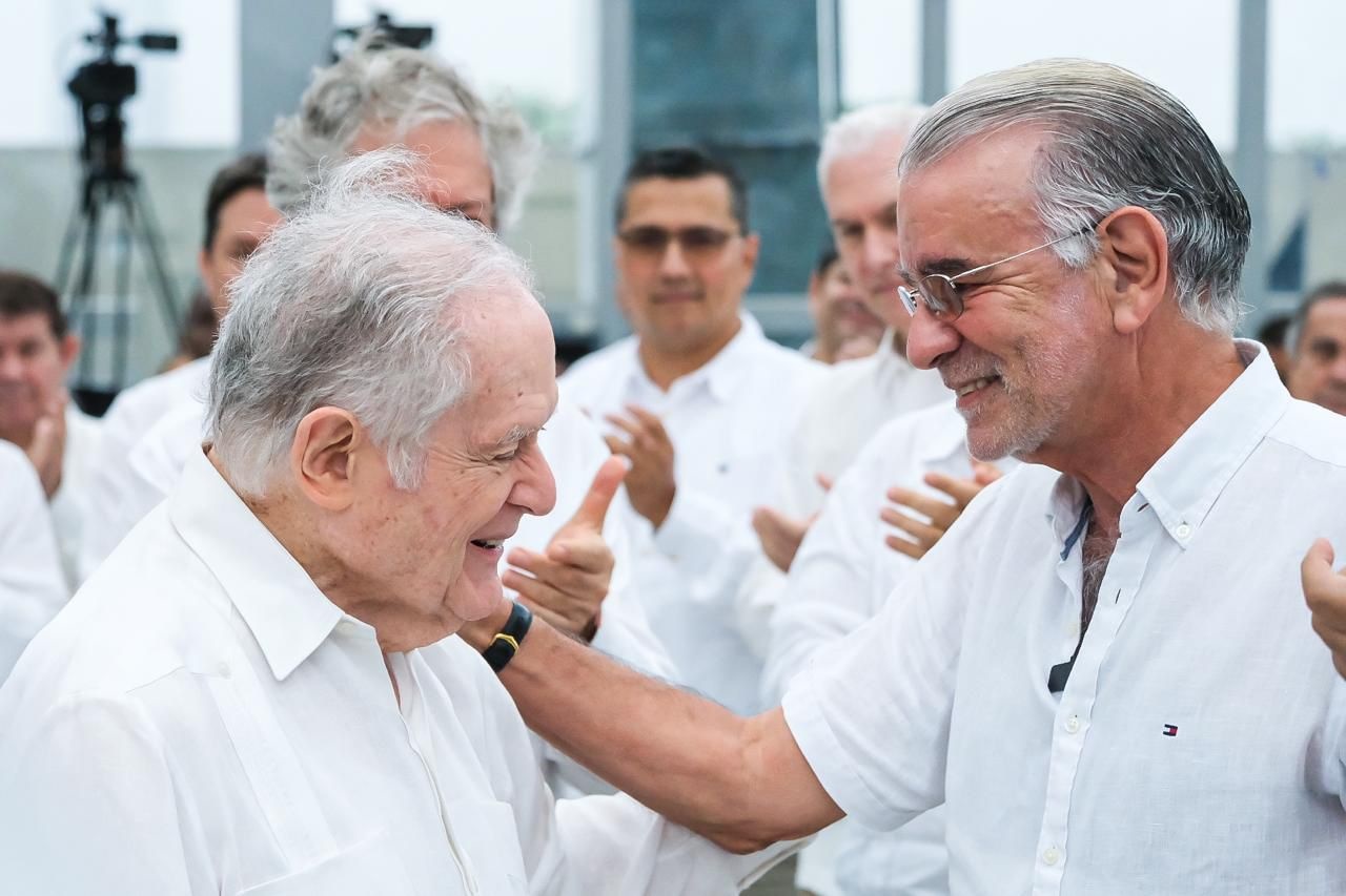 Gobernador Eduardo Verano brinda un sentido homenaje al empresario Luis Carlos Sarmiento Angulo