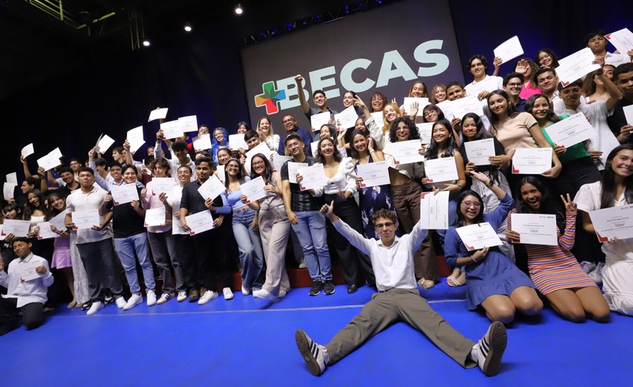Sueños que se hacen realidad: 250 nuevos becarios incian su camino académico