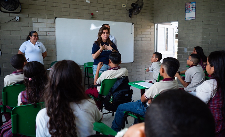 Estudiantes de colegios oficiales de Barranquilla regresan a clases este martes 
