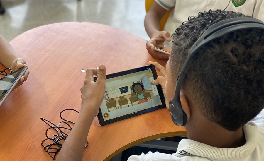 2.700 niños y niñas de Barranquilla son beneficiados con maletas educativas de la Fundación Telefónica Movistar y American Tower