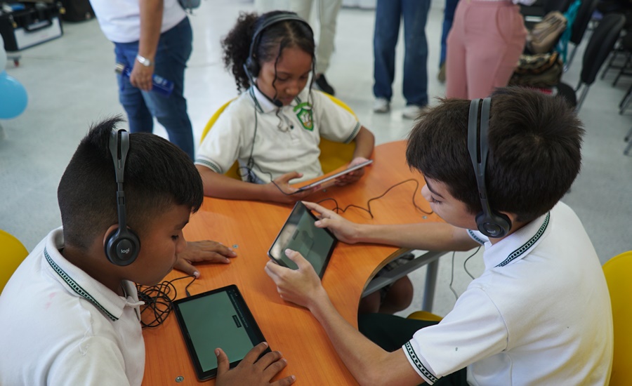 Más de 3.400 estudiantes de colegios oficiales de Barranquilla son beneficiados con infraestructura tecnológica