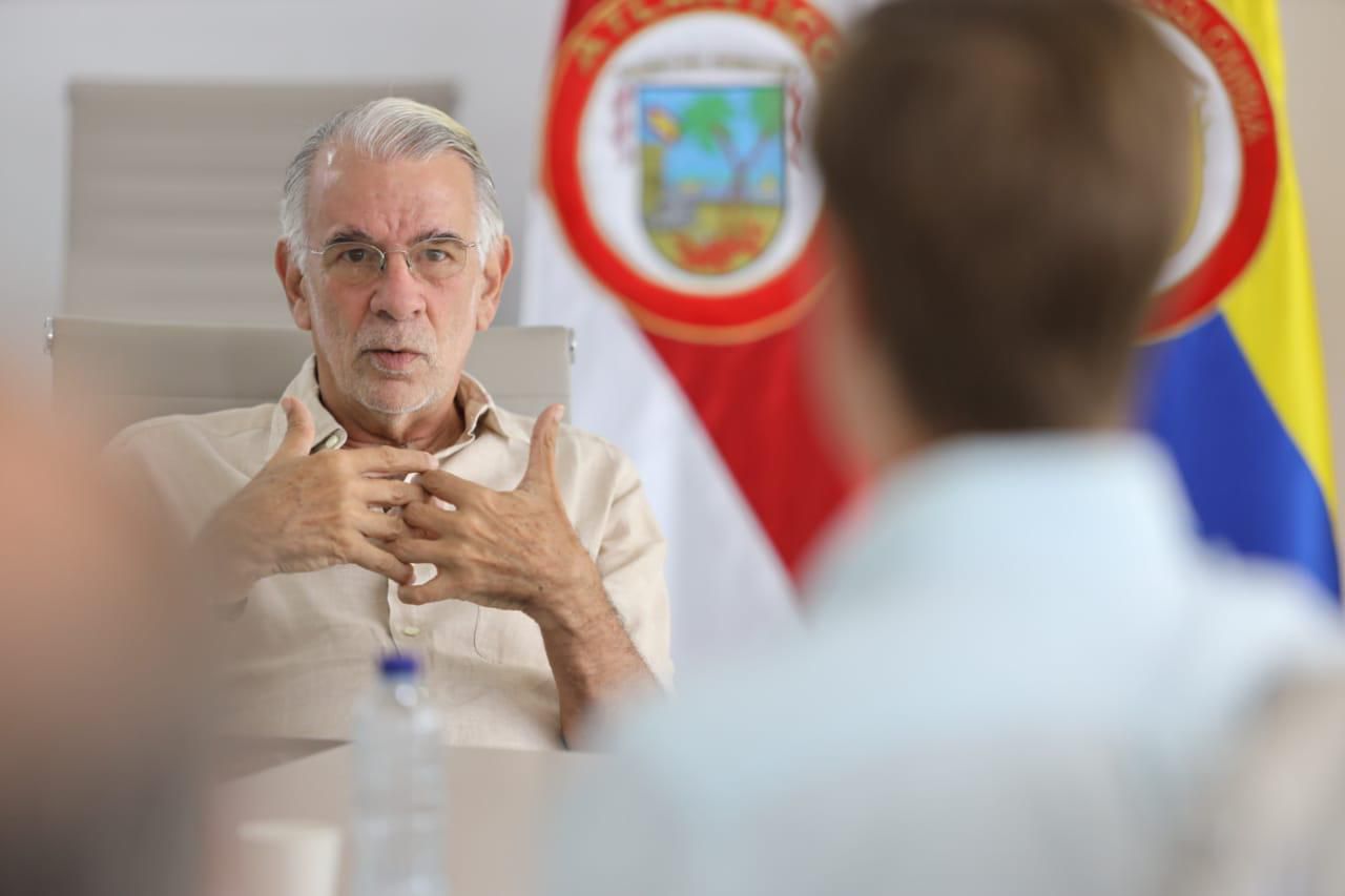 Gobernador Verano propone plan de intervención en empresas de energía para evitar malas experiencias del pasado