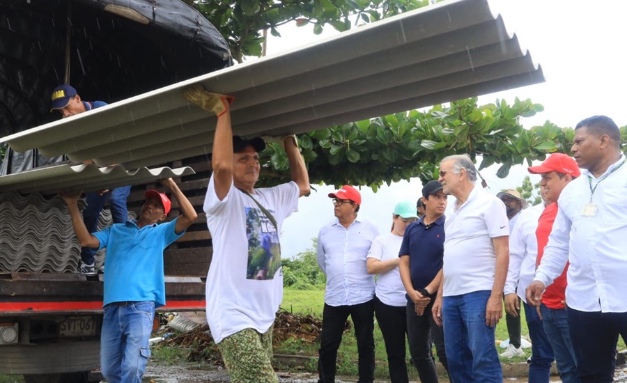 Gobernación del Atlántico entrega ayuda humanitaria a 1000 familias en Malambo y Polonuevo