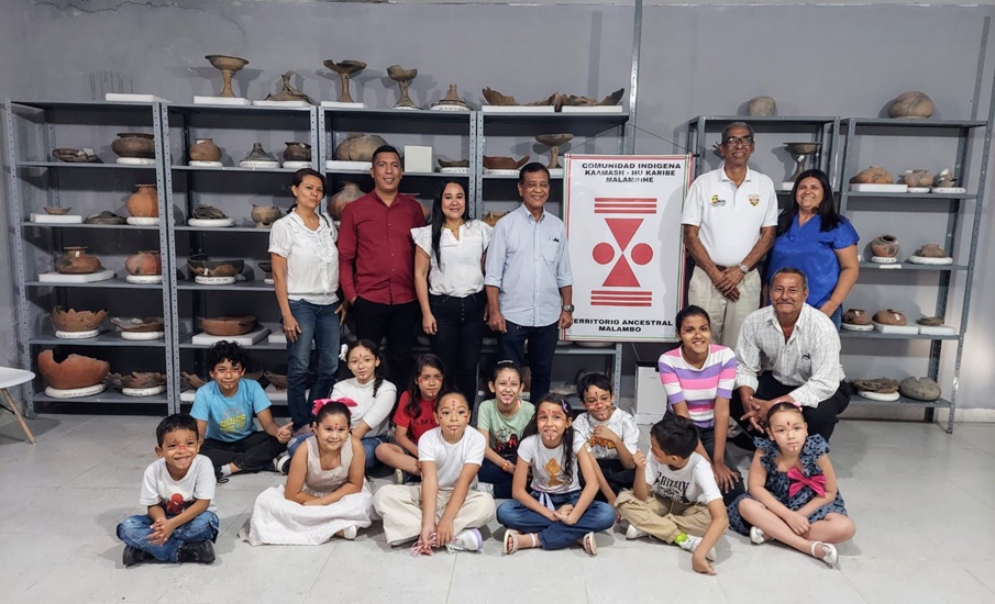 Niños de la etnia Kaamash Hu conocieron la riqueza cultural de Malambo en MUMA