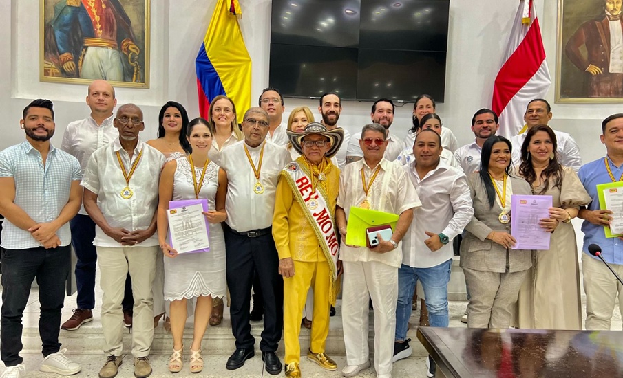 La JAL del Centro Histórico otorgó condecoración a Gabriel Marriaga, Rey Momo del Carnaval de Barranquilla 2025