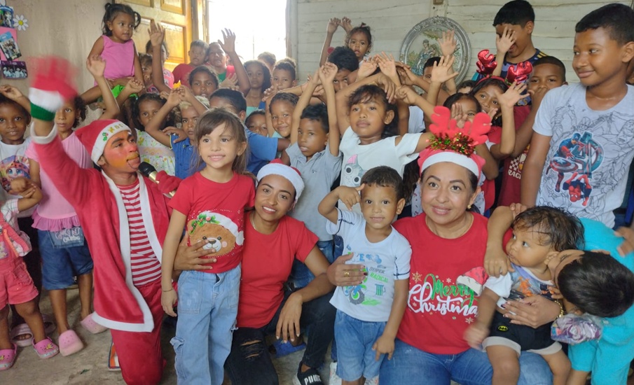 Desayuno navideño y entrega de regalos a los niños de Villa Bertha 2, en Malambo