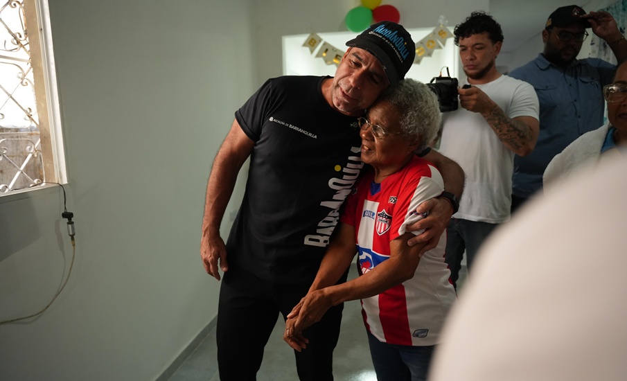 “En el 2025 muchas familias barranquilleras tendrán sus casas renovadas”: alcalde Char