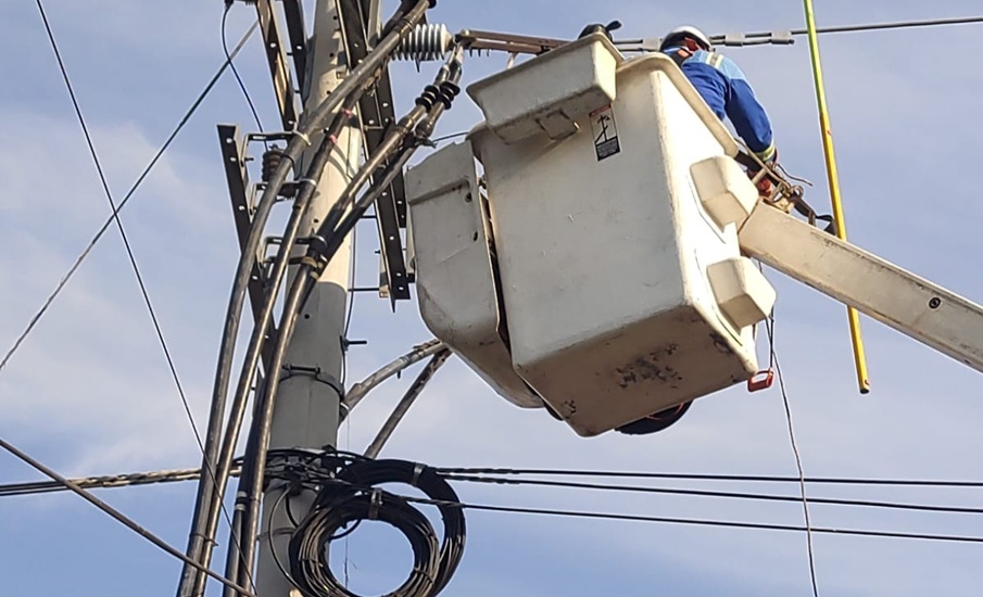 Instalación de nuevas redes eléctricas en el sector de Villa Campestre