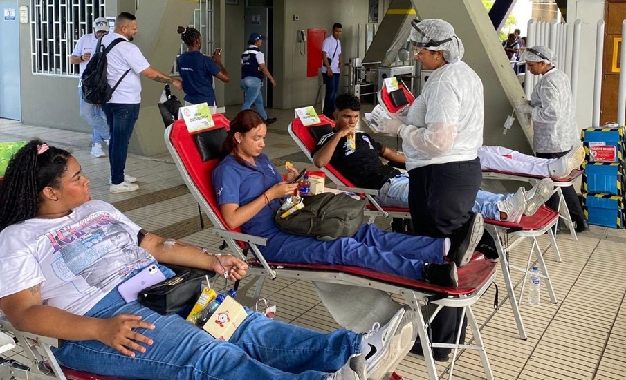 Los héroes también se mueven en Transmetro: usuarios responden de manera positiva a la maratón de donación de sangre
