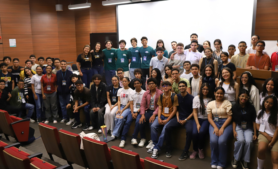 Estudiantes de colegios pusieron a prueba su talento en el Hackathon Scrapyard Barranquilla