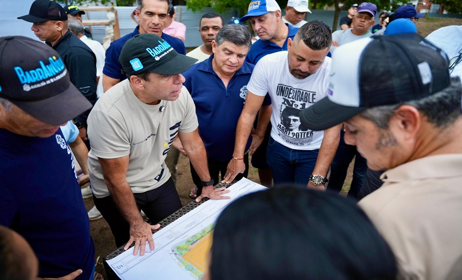 “Transformación total para Juan Mina”: alcalde Char anuncia cancha de fútbol, parque y muchas vías