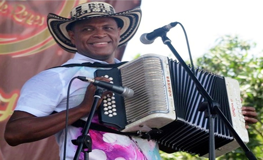 Omar Geles comenzó con la canción ‘Te esperaré’, hasta ‘Lo que vivió mamá’