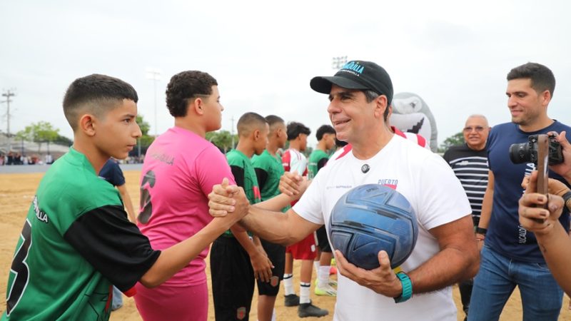 ¡Dos nuevas canchas llegan al polideportivo de La Magdalena!: alcalde Char