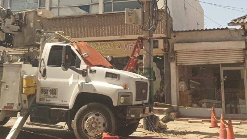 Instalan reguladores en la línea que lleva la energía a Ponedera y su zona rural