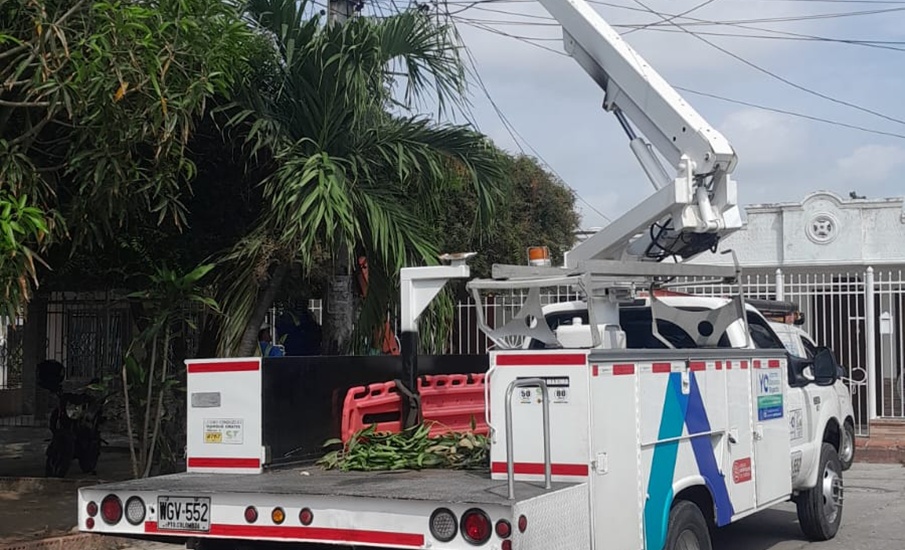 Trabajos eléctricos en un sector del barrio Abajo en Barranquilla